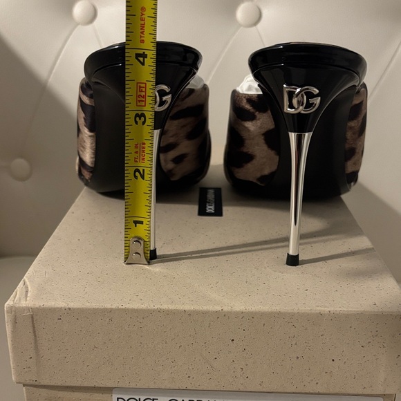 💯 Authentic Dolce & Gabbana Leopard-print satin mules, Comes with box & dust bag - Picture 11 of 17